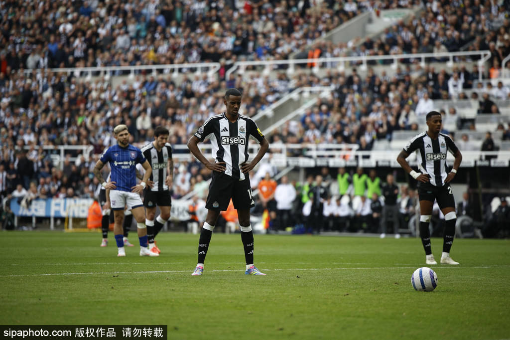 利物浦转会市场狂砸巨资：维尔茨、伊萨克和埃基蒂克的背后玄机